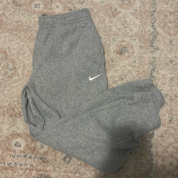 Nike Pants - Women’s Nike Heathered Grey Joggers